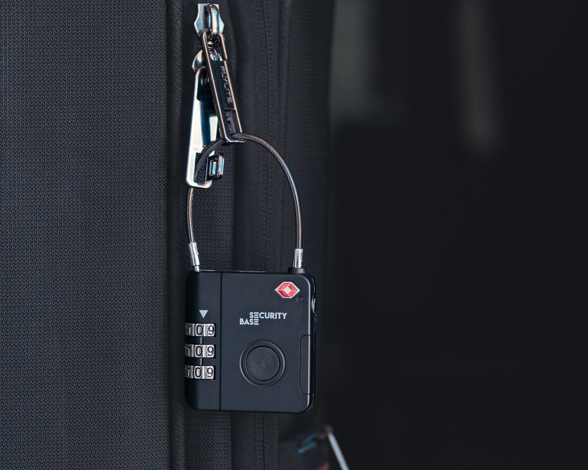 Trackable_Travel_Lock